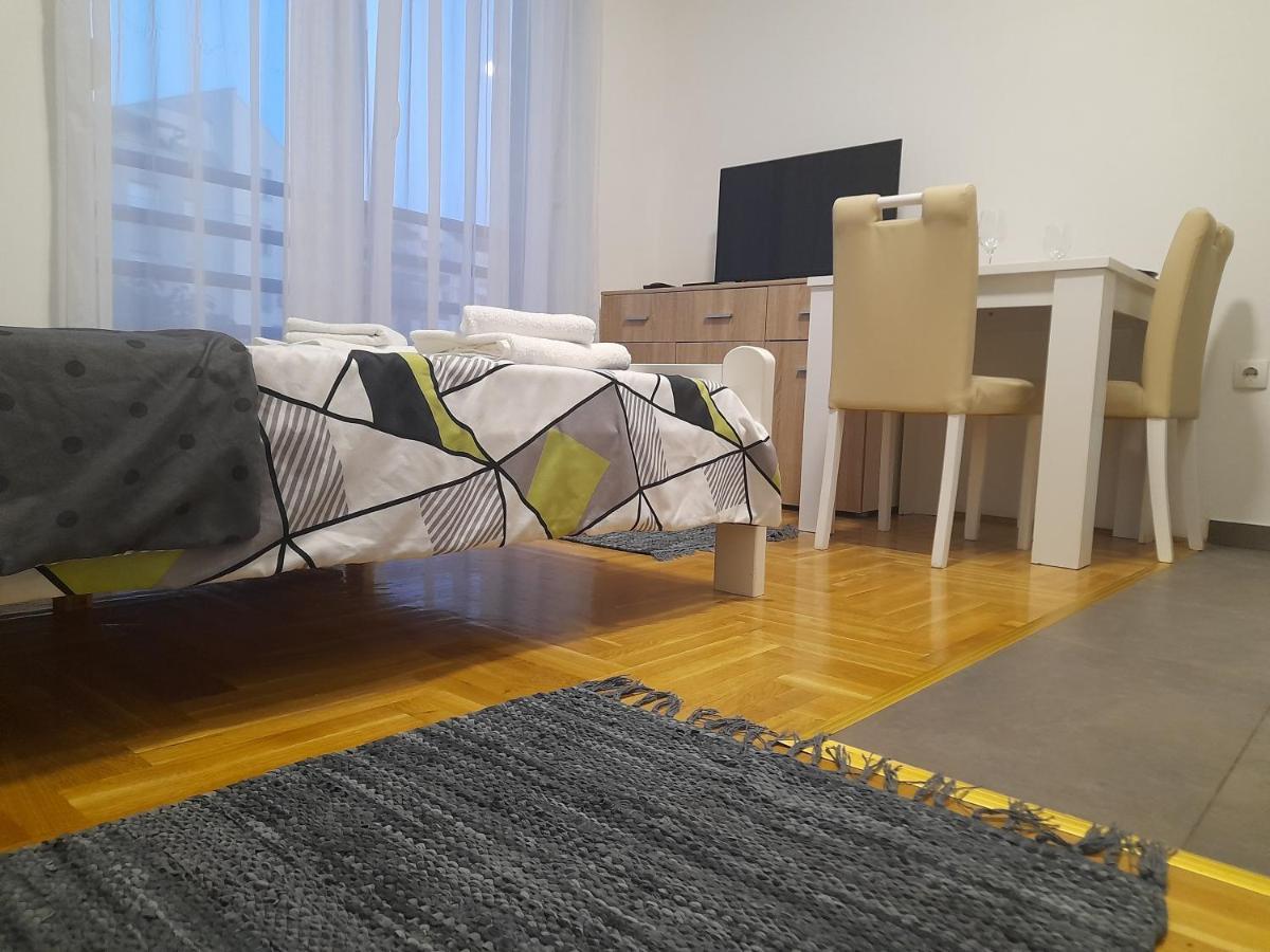 Appartement Nikola Ns à Novi Sad Extérieur photo